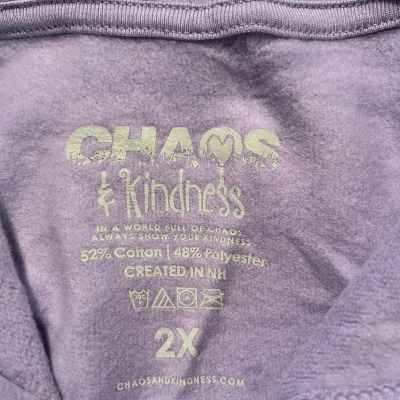 Chaos and kindness sweatshirt with front pocket & hood.XXL with butterfly front - Picture 2 of 4